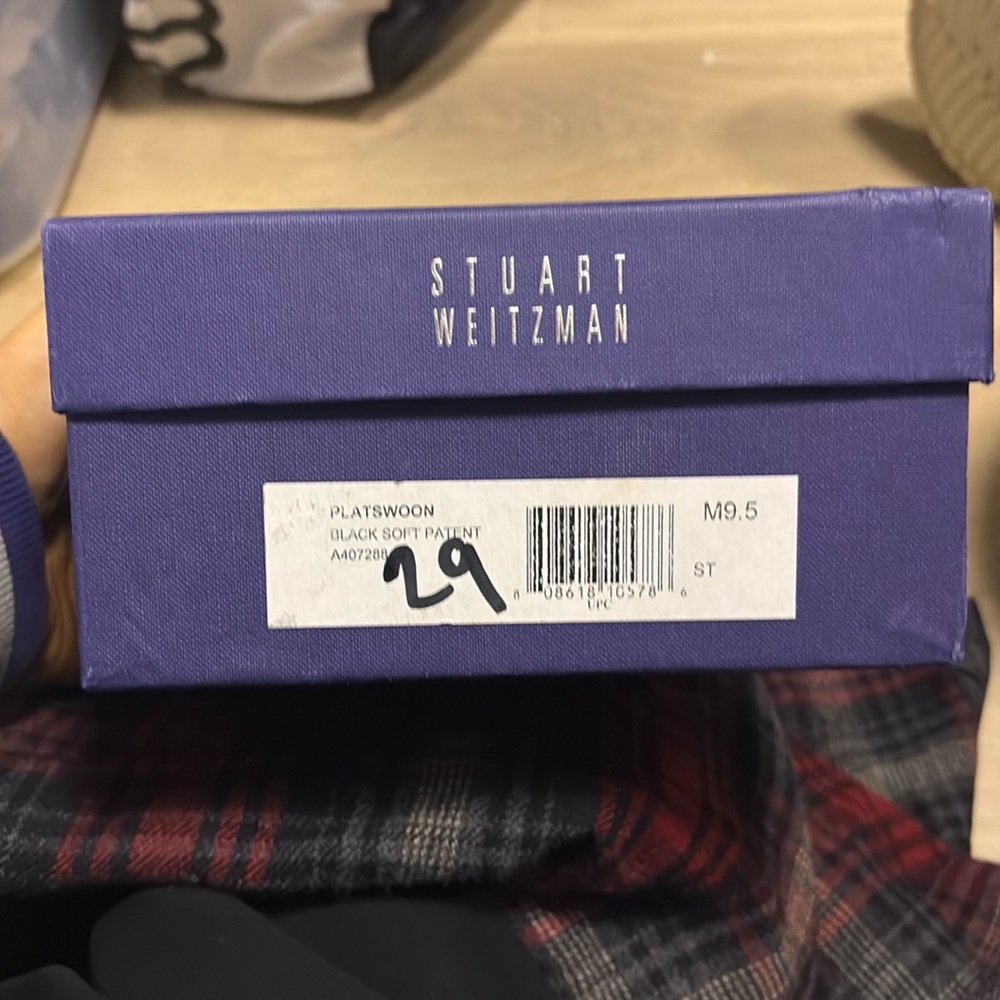 Size 9.5 platswoon stuart Weitzman
